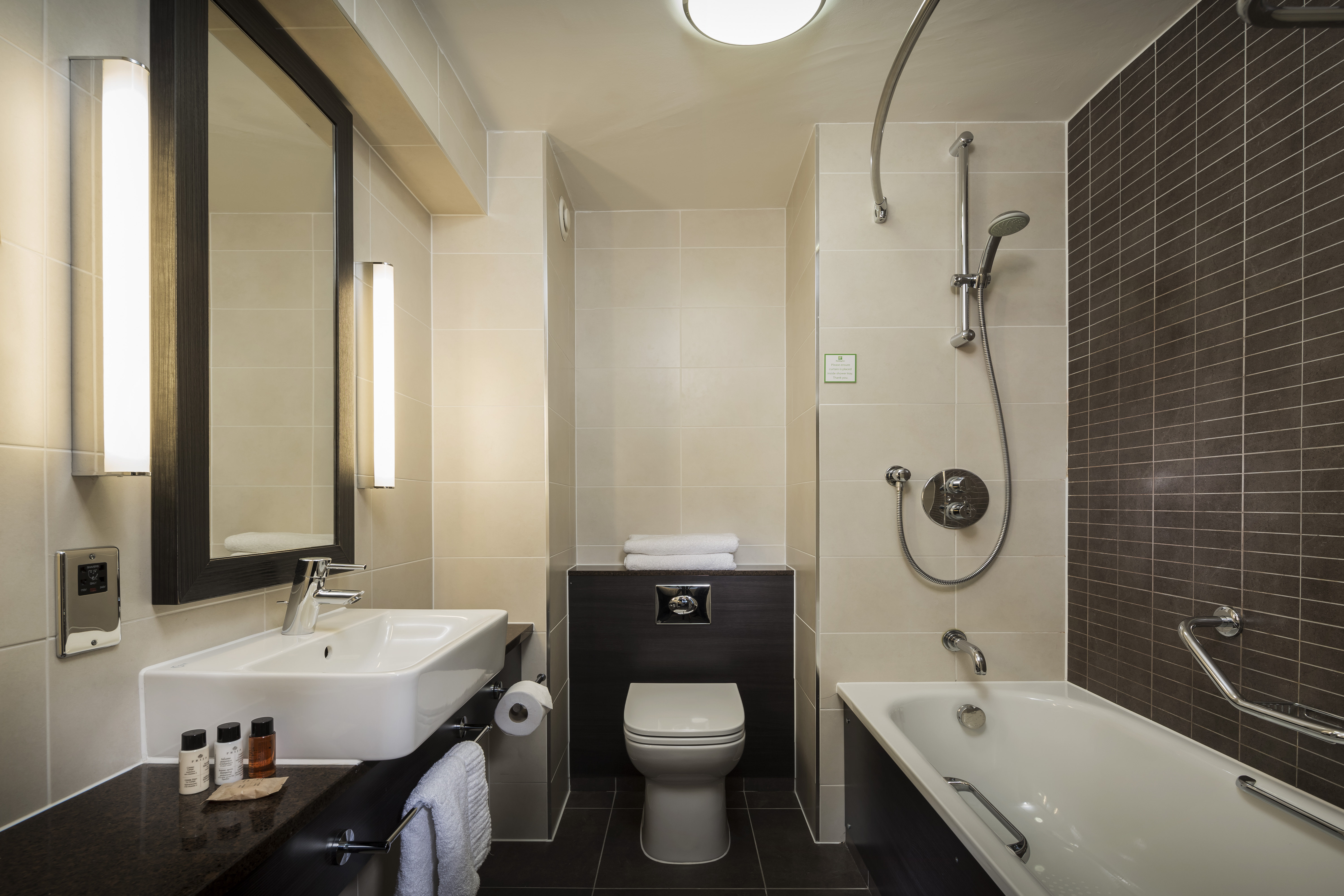 holiday inn london gatwick worth by ihg