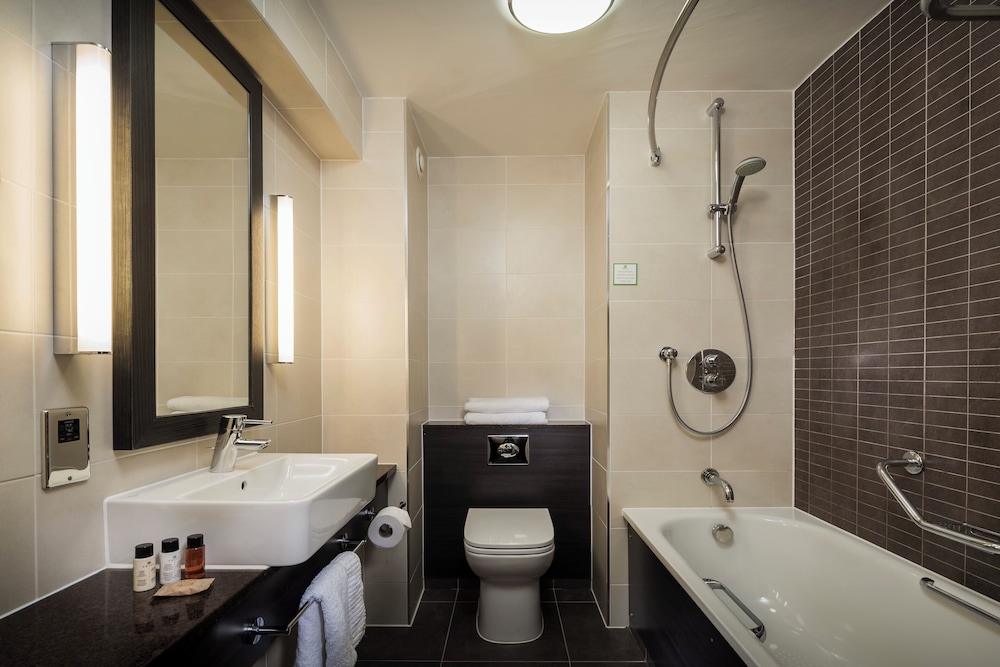 holiday inn london gatwick worth by ihg