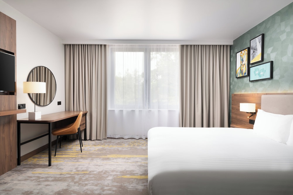 holiday inn london gatwick worth by ihg