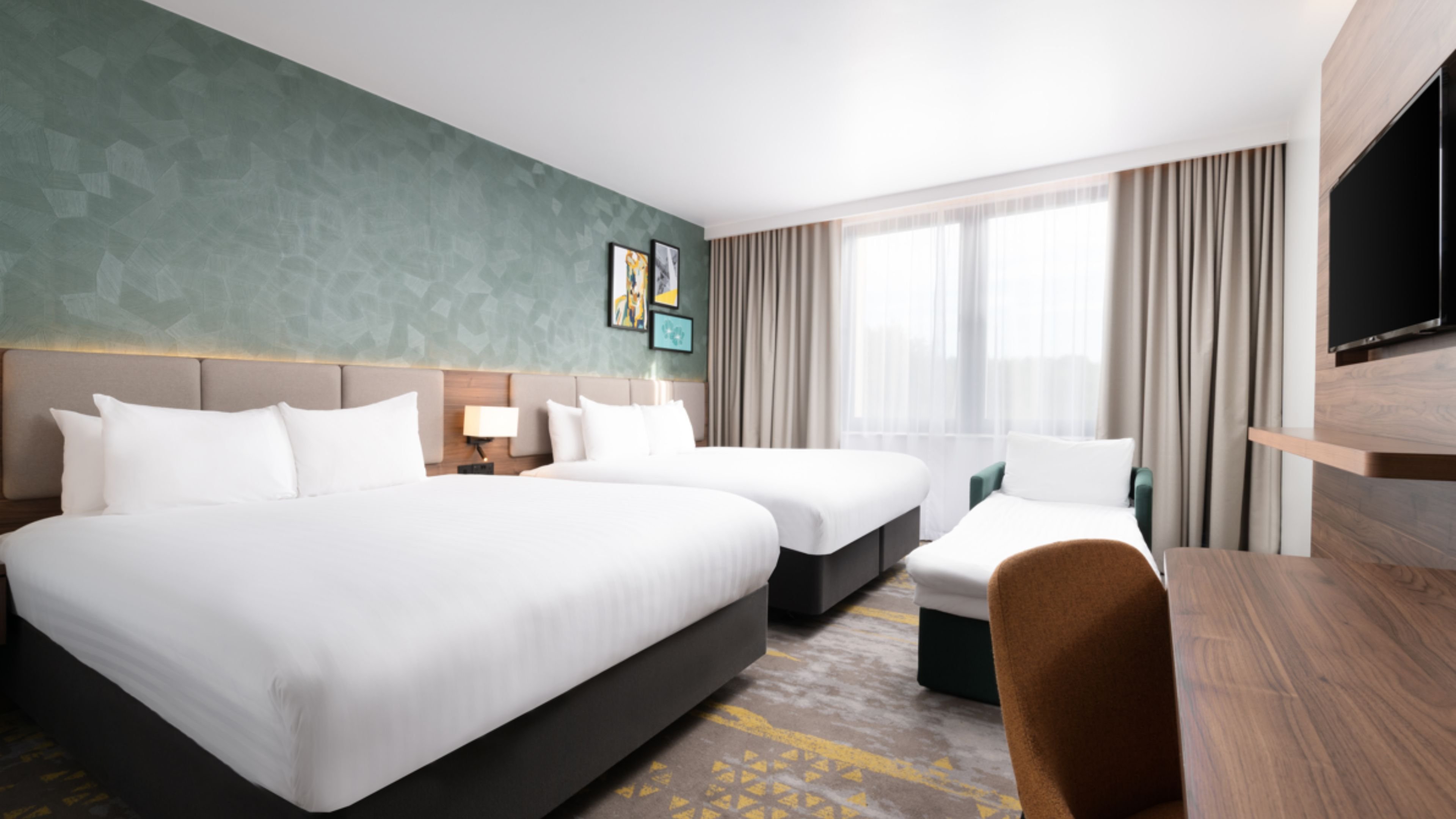 holiday inn london gatwick worth by ihg