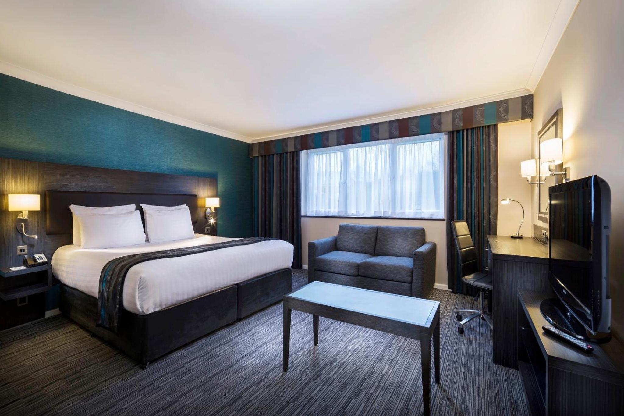 holiday inn london gatwick worth by ihg