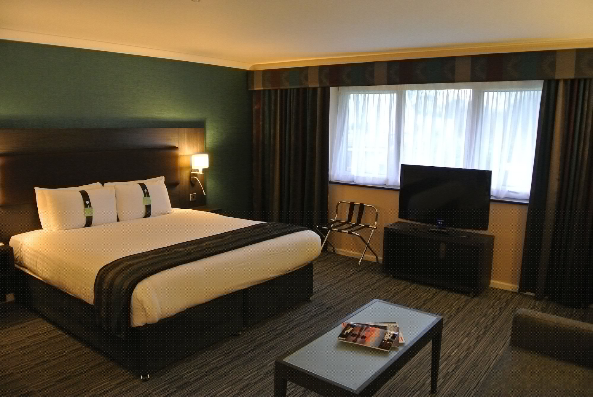 holiday inn london gatwick worth by ihg