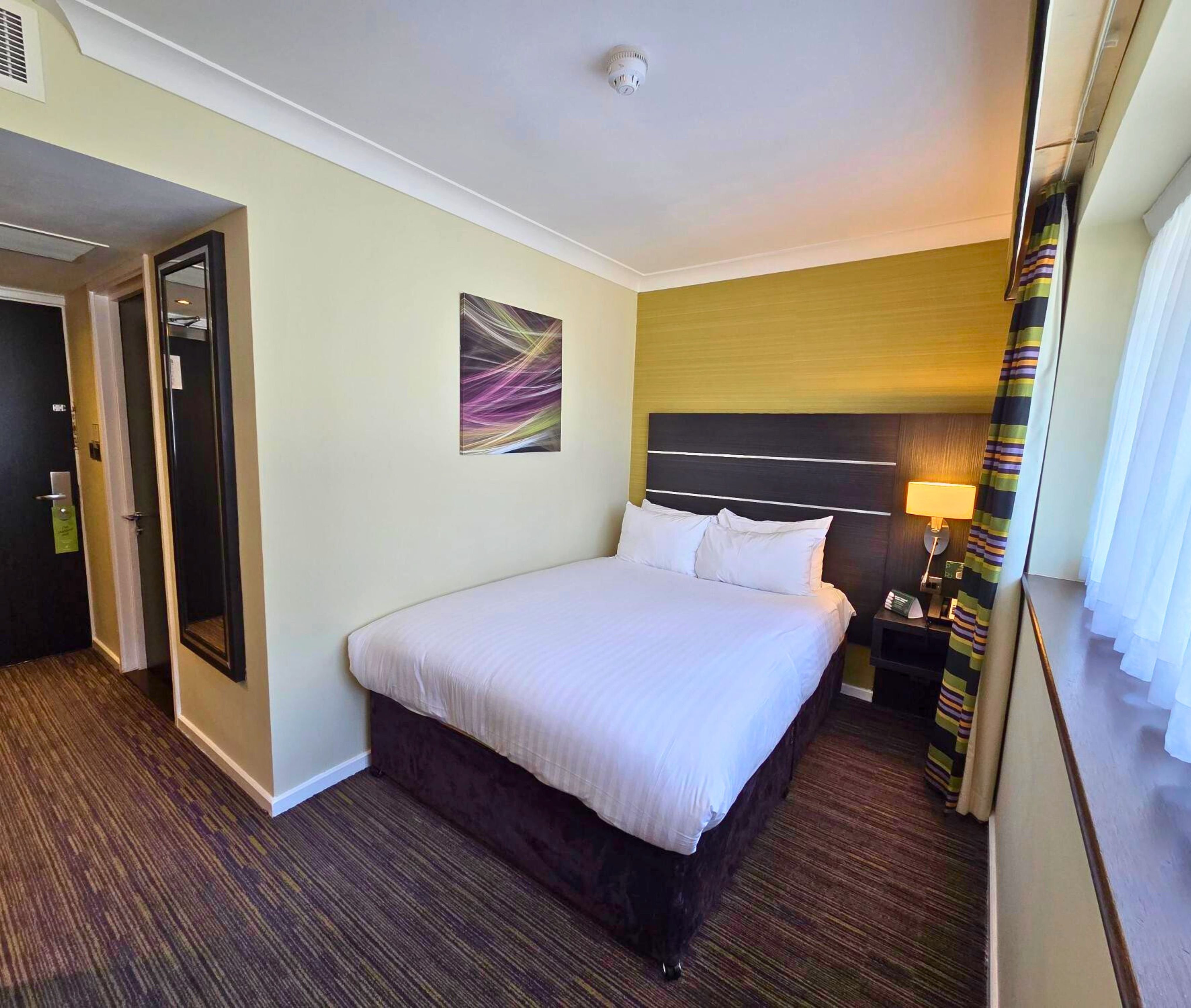 holiday inn london gatwick worth by ihg