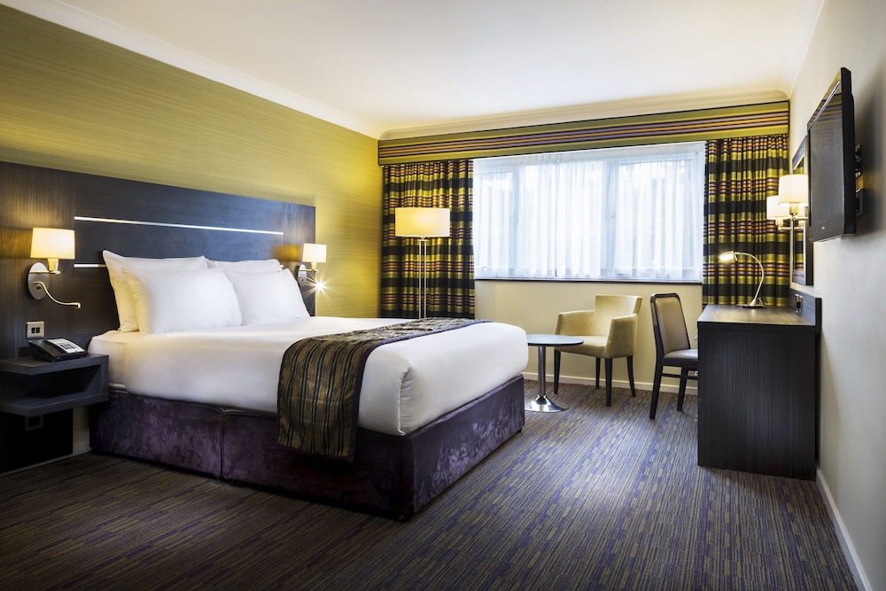 holiday inn london gatwick worth by ihg