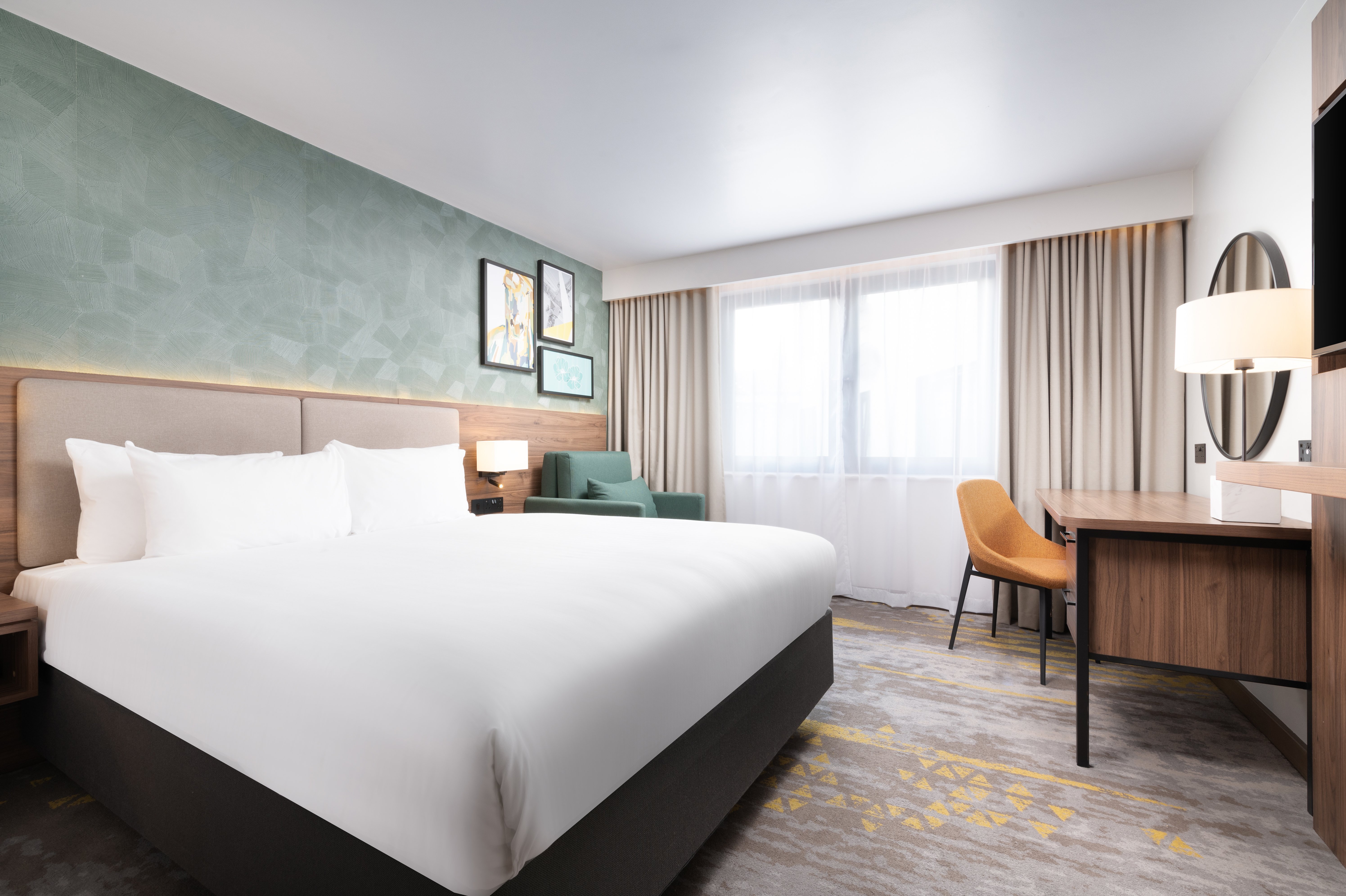 holiday inn london gatwick worth by ihg