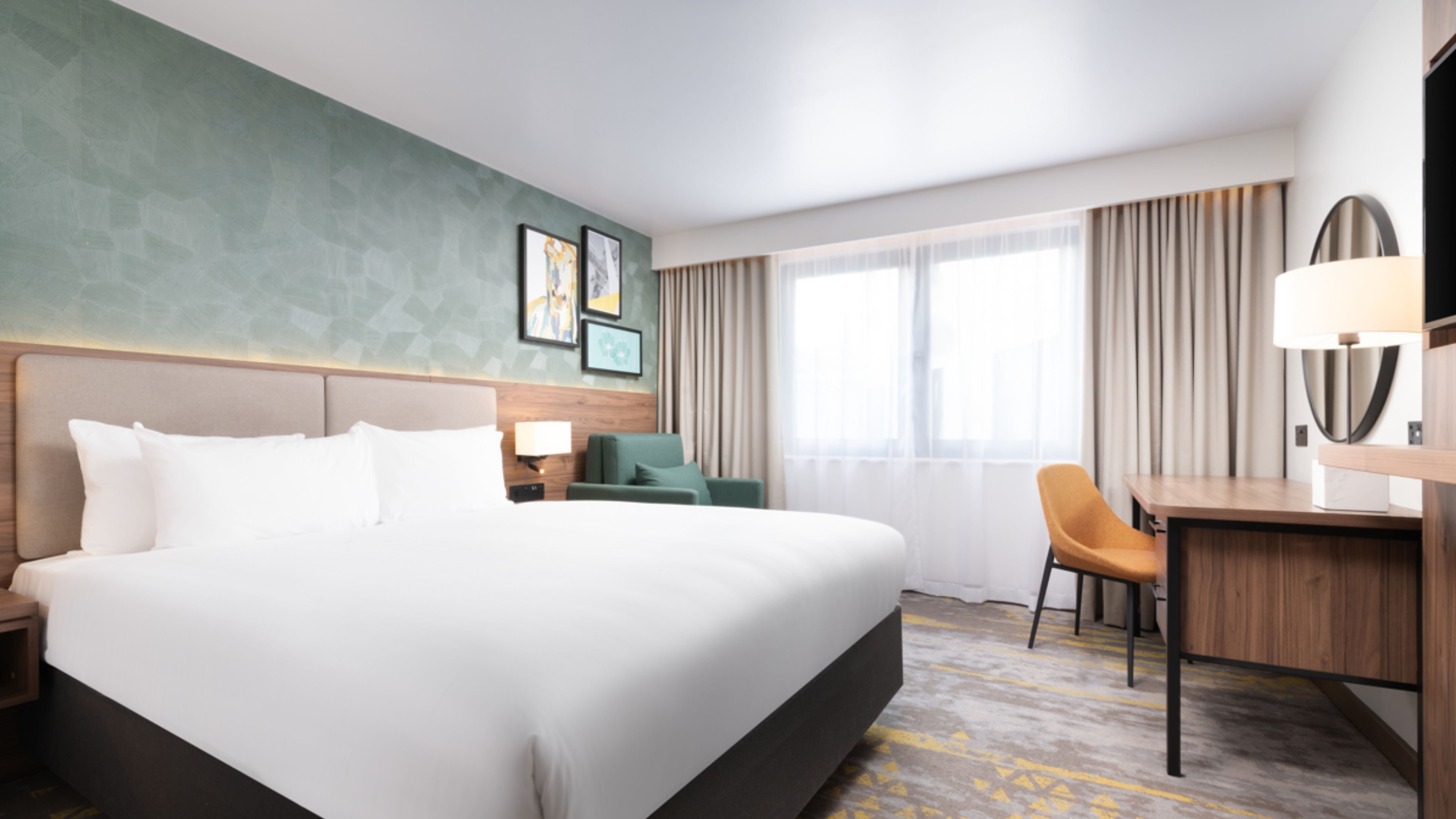 holiday inn london gatwick worth by ihg