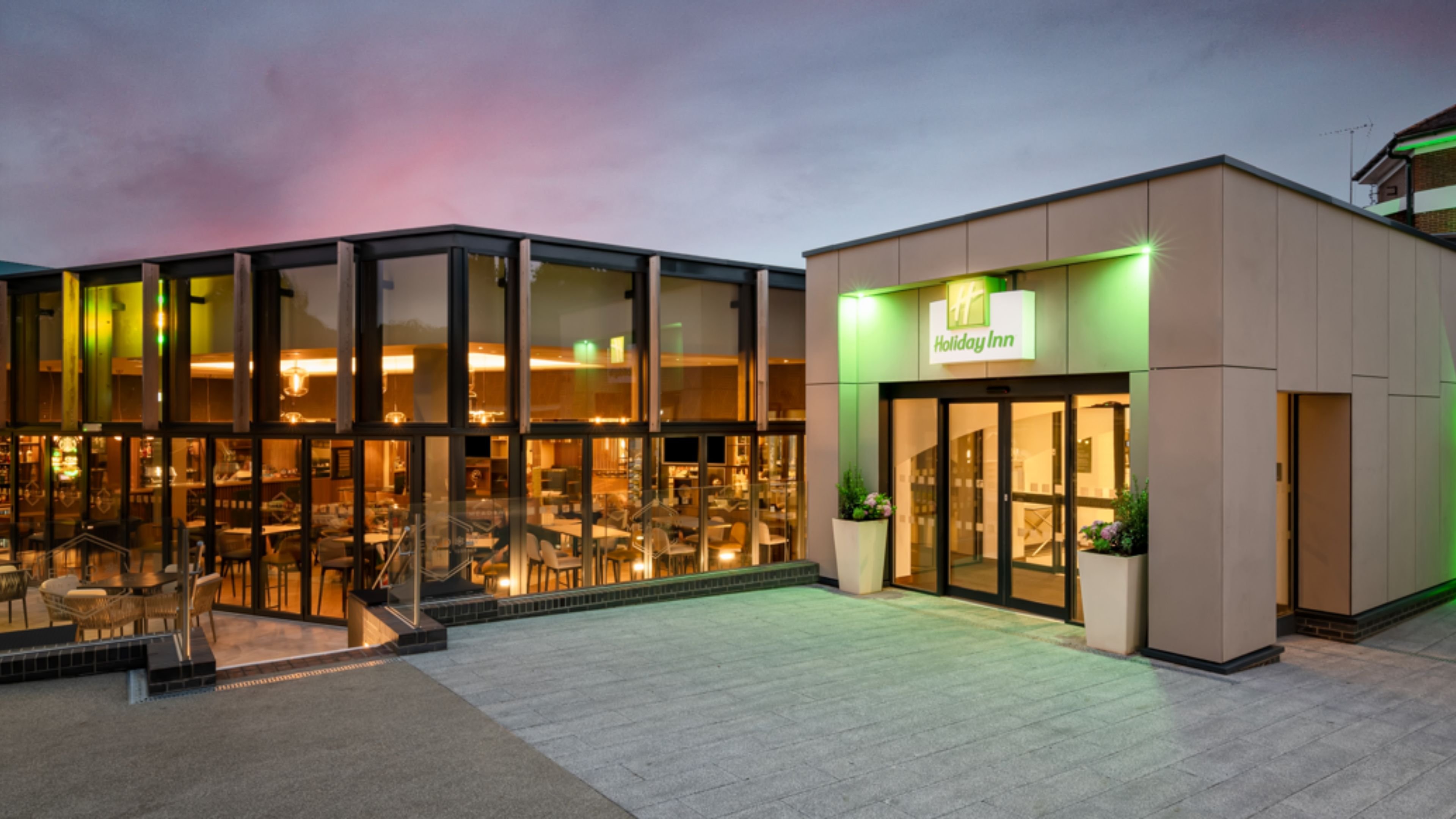 holiday inn london gatwick worth by ihg