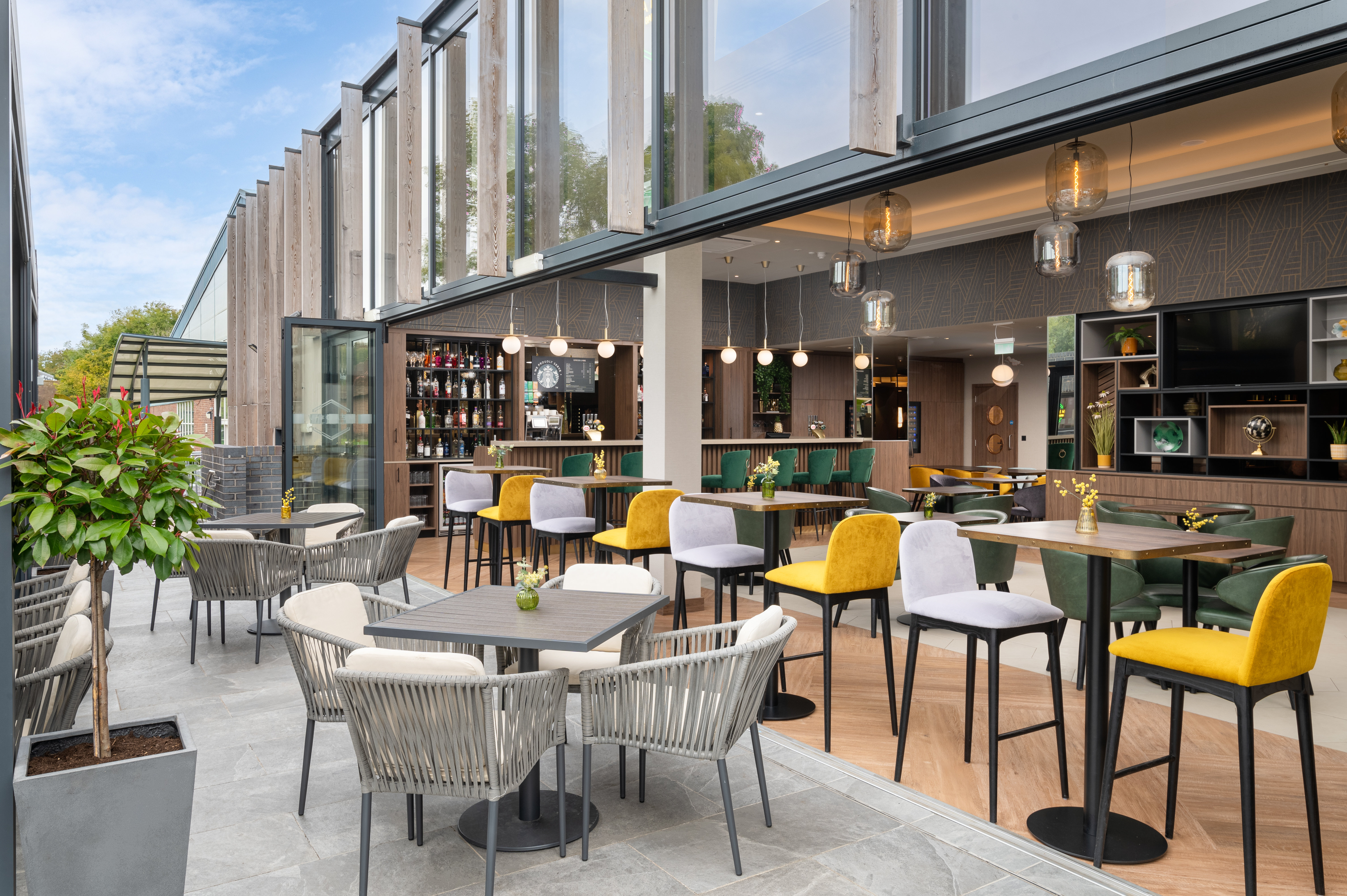 holiday inn london gatwick worth by ihg