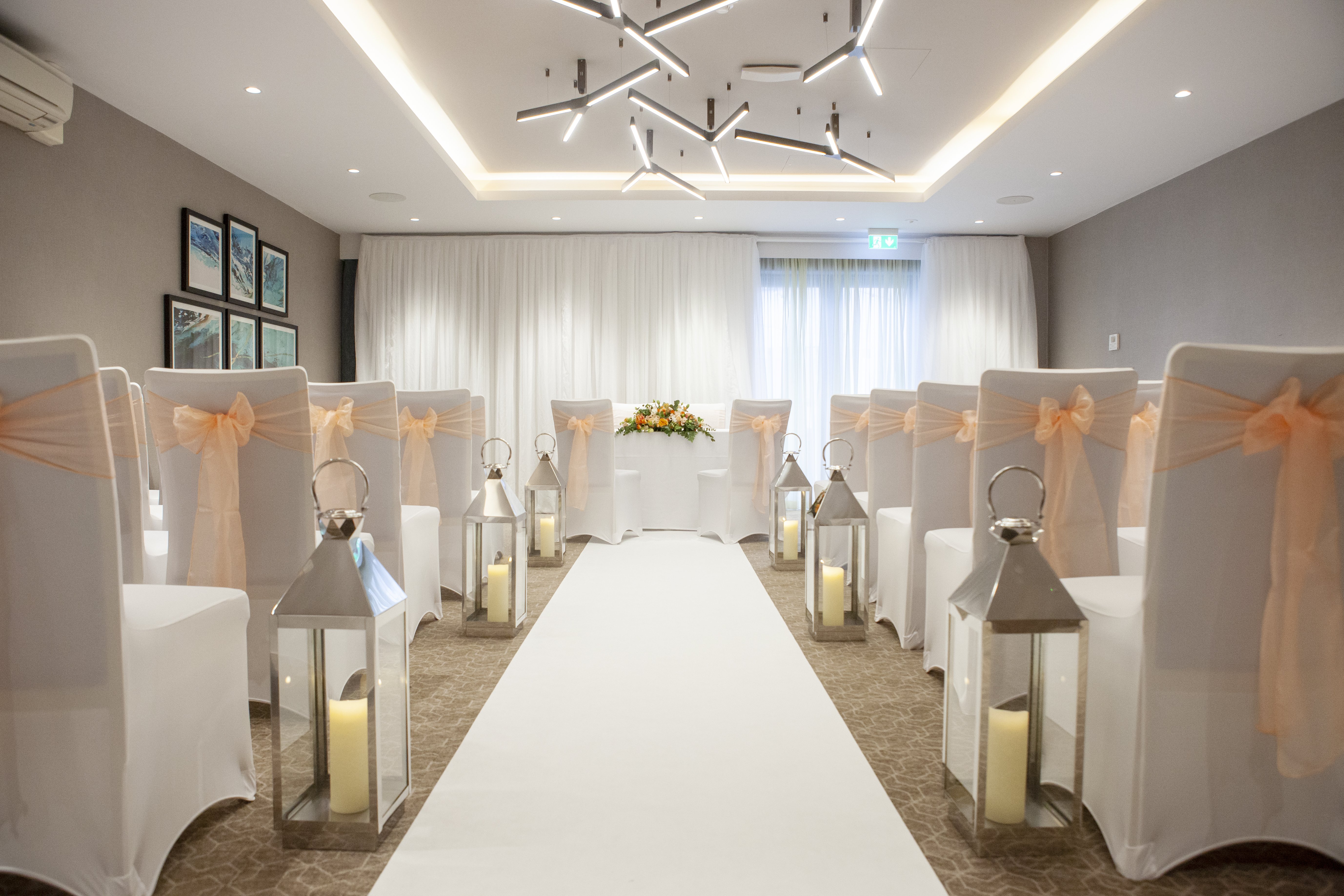 holiday inn london gatwick worth by ihg