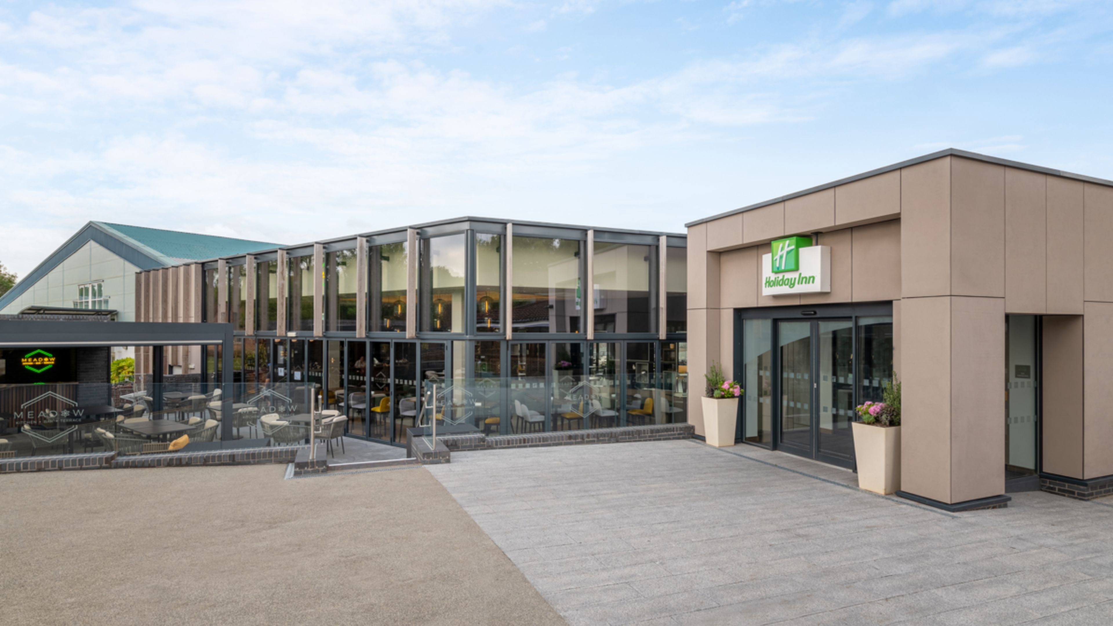 holiday inn london gatwick worth by ihg