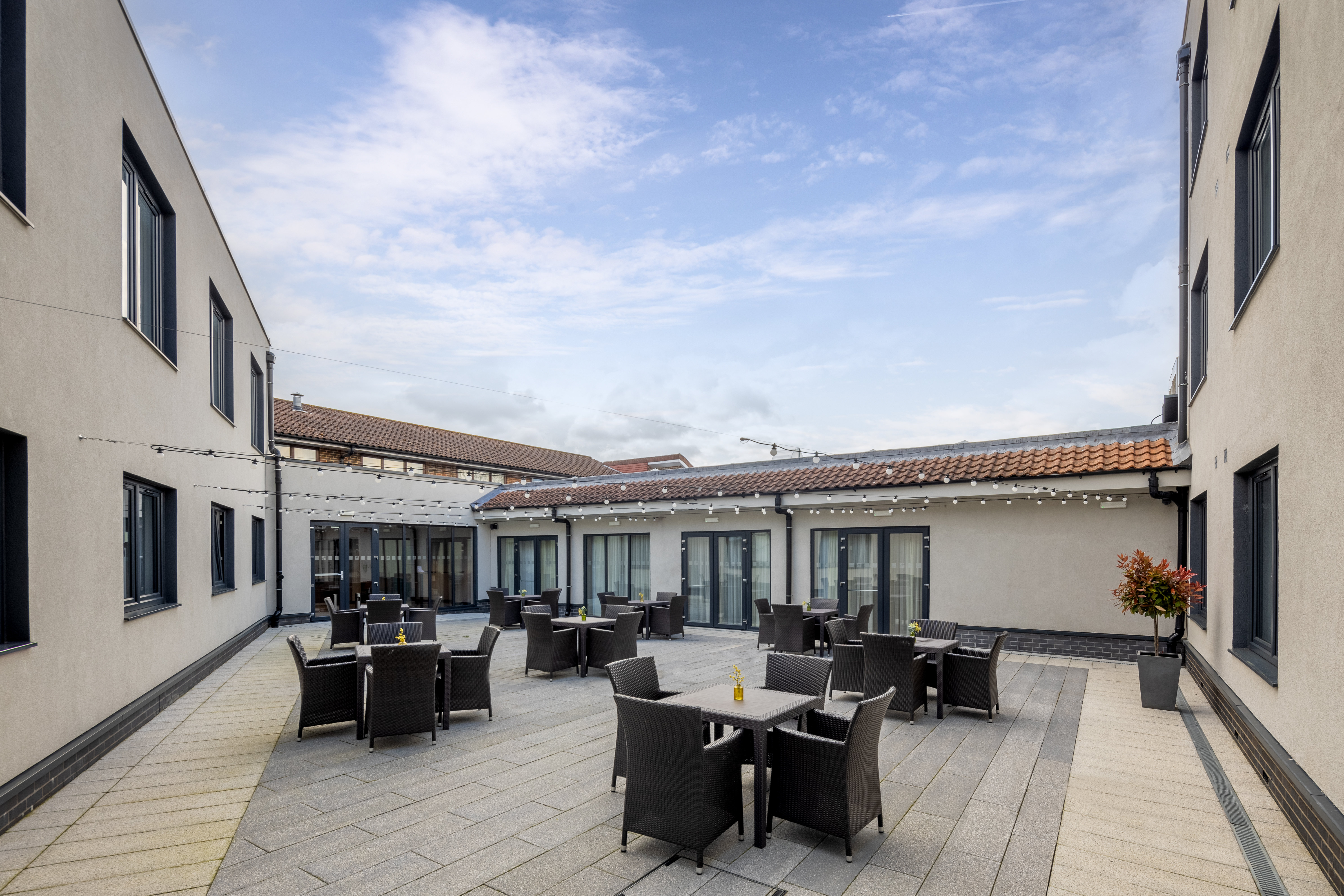 holiday inn london gatwick worth by ihg