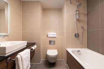 Holiday Inn London Gatwick - Worth By Ihg,Gatwick>>Crawley,4 star