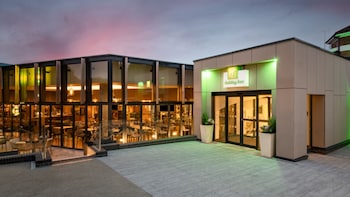 Holiday Inn London Gatwick - Worth By Ihg,Gatwick>>Crawley,4 star