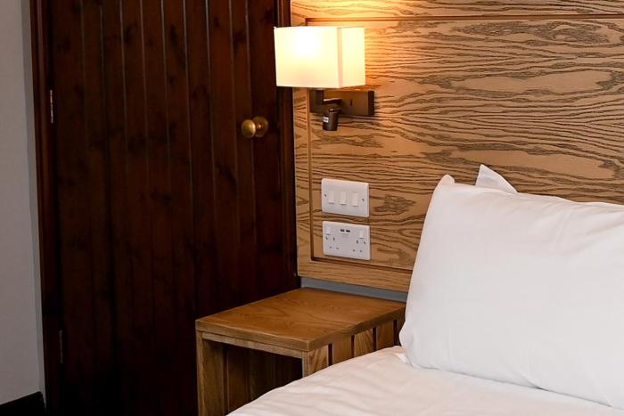 swan thatcham by marstons inns