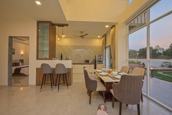 vivanta villa