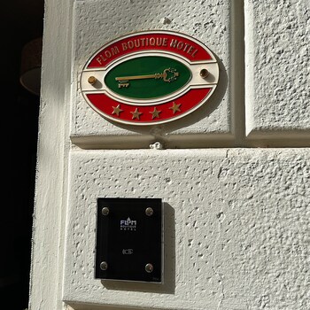 flom boutique hotel