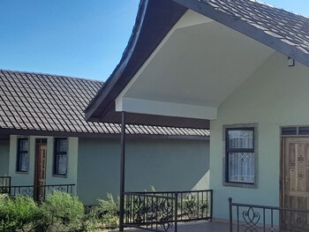 penety amboseli resort
