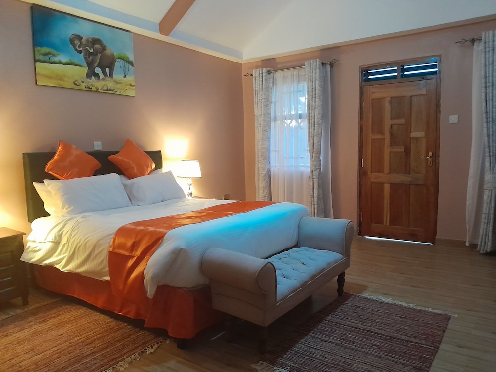 penety amboseli resort