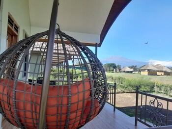 penety amboseli resort