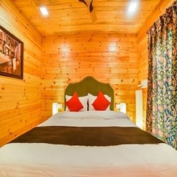 The Emerald Morjim,,2 star