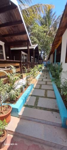 Sand Tent Beach House,,2 star