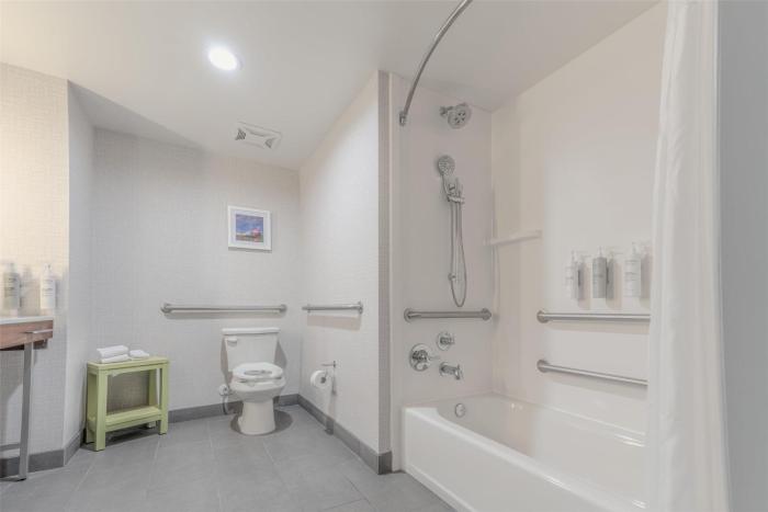 hampton inn by hilton santa clarita valencia