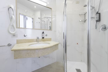 Hotel Sogno Del Benaco,Lake Garda>>Brescia,4 star