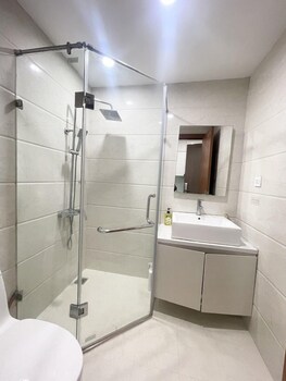 vinhomes green bay studio apartment