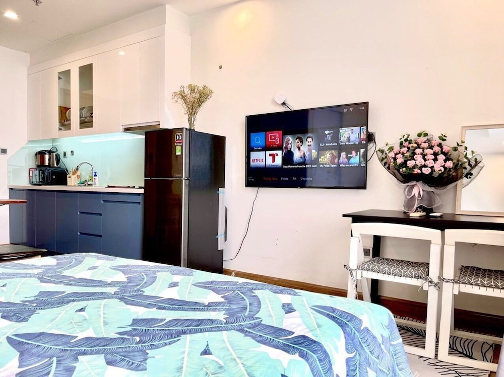 vinhomes green bay studio apartment