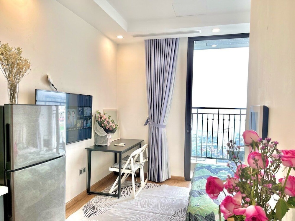 vinhomes green bay studio apartment