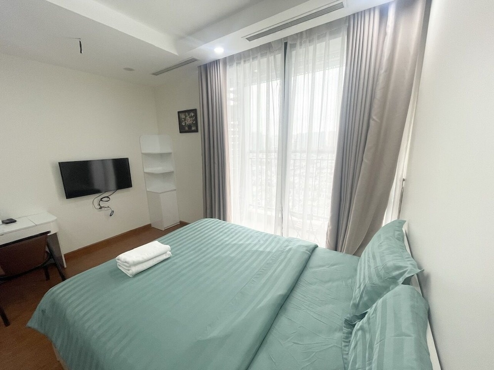 vinhomes green bay studio apartment