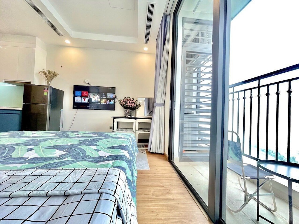 vinhomes green bay studio apartment