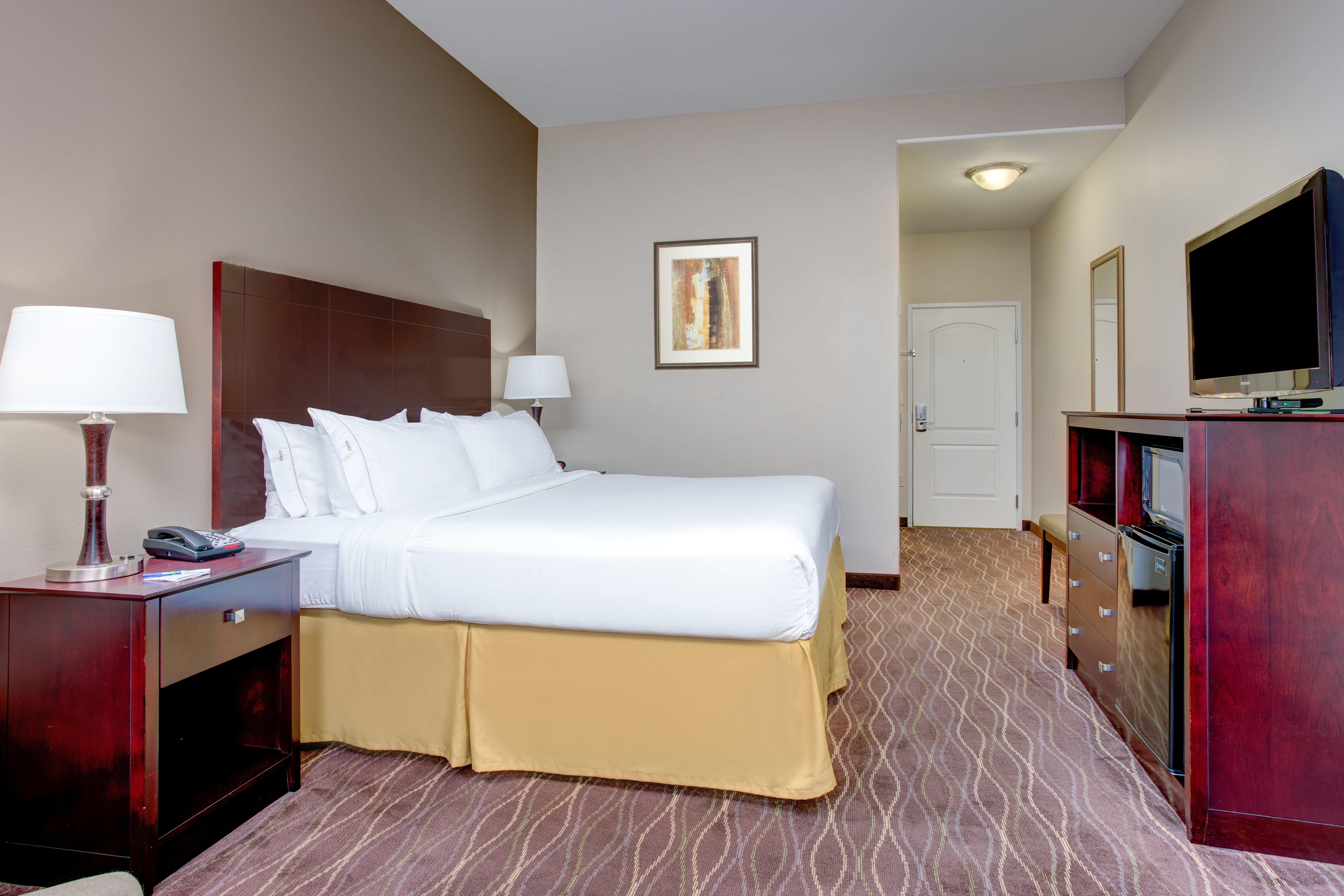 holiday inn express and suitescut off galliano by ihg