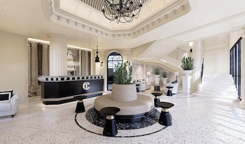 chateau du village patong