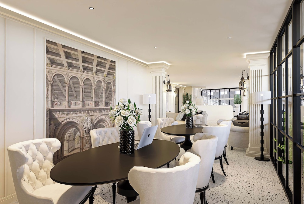 chateau du village patong