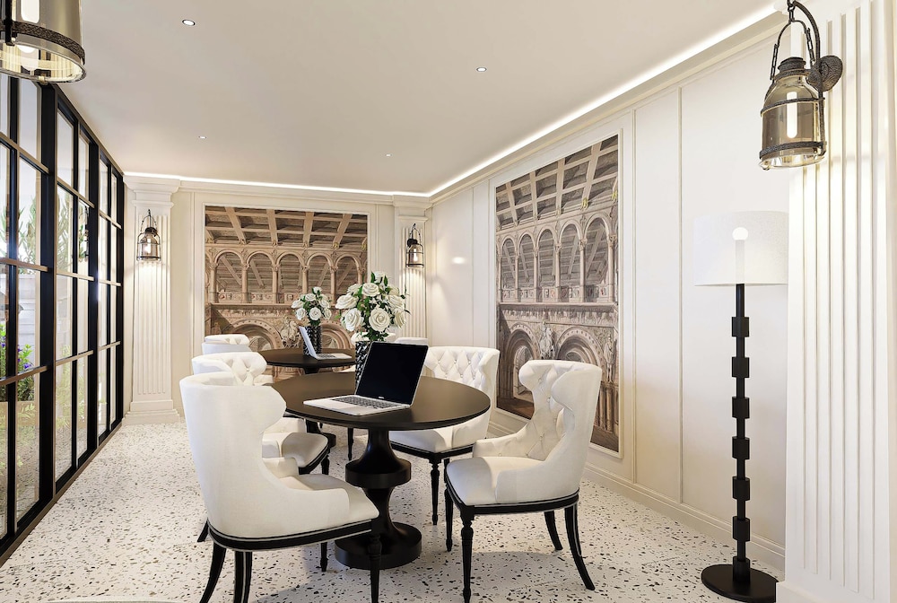 chateau du village patong