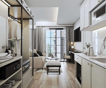 chateau du village patong