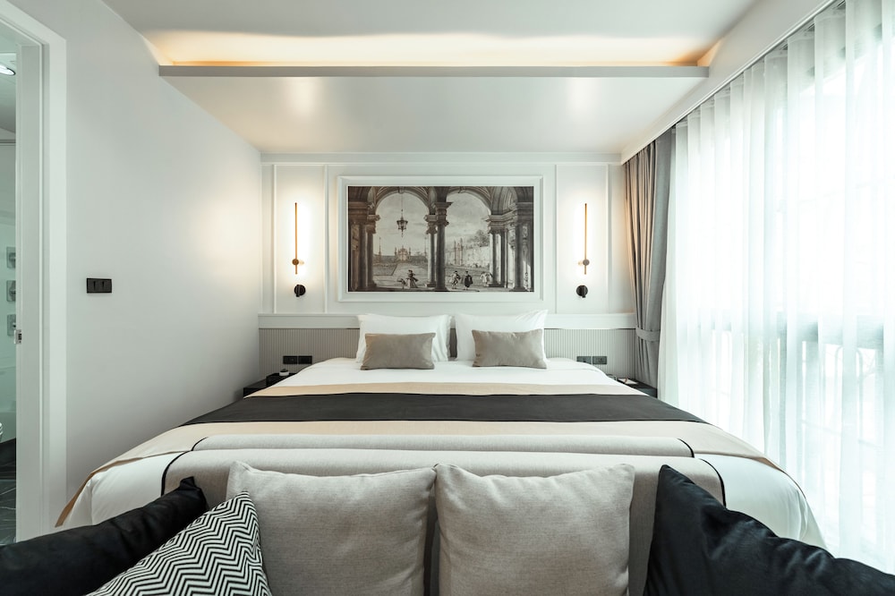 chateau du village patong