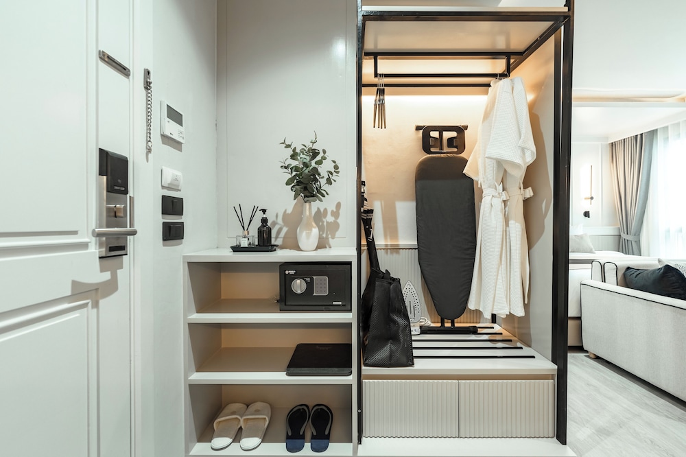 chateau du village patong