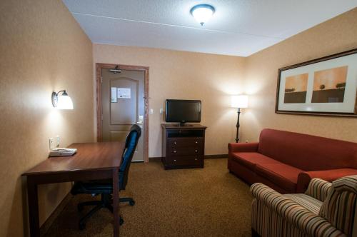 comfort inn and suites cuyahoga falls akron