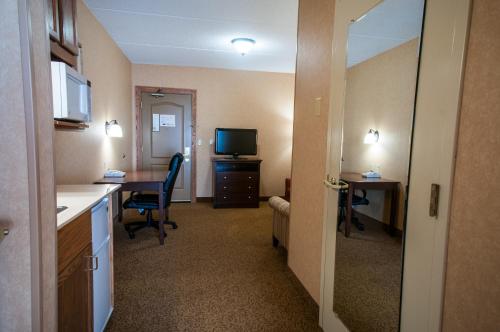 comfort inn and suites cuyahoga falls akron