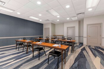 comfort inn and suites cuyahoga falls akron