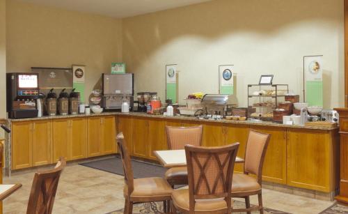 Comfort Inn & Suites Cuyahoga Falls - Akron,Cuyahoga Falls>>Akron,3 star
