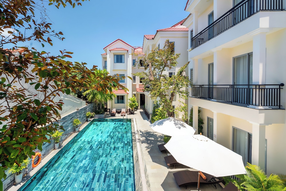 full moon apartments