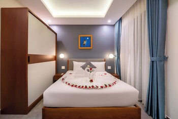 full moon apartments