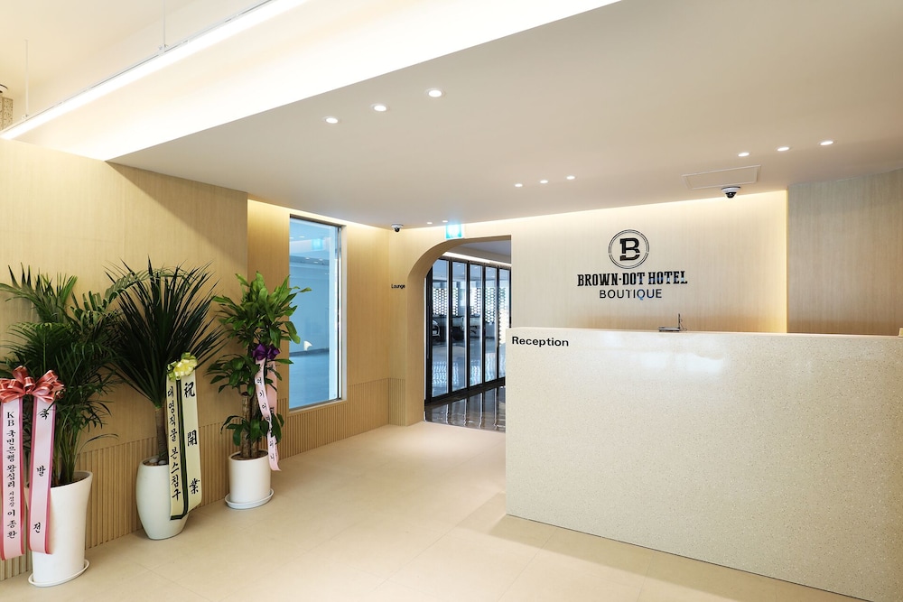 browndot airport new town