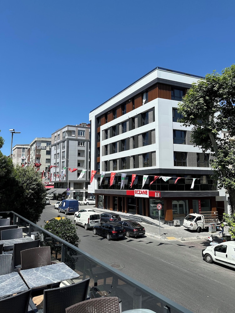 luxury life suites