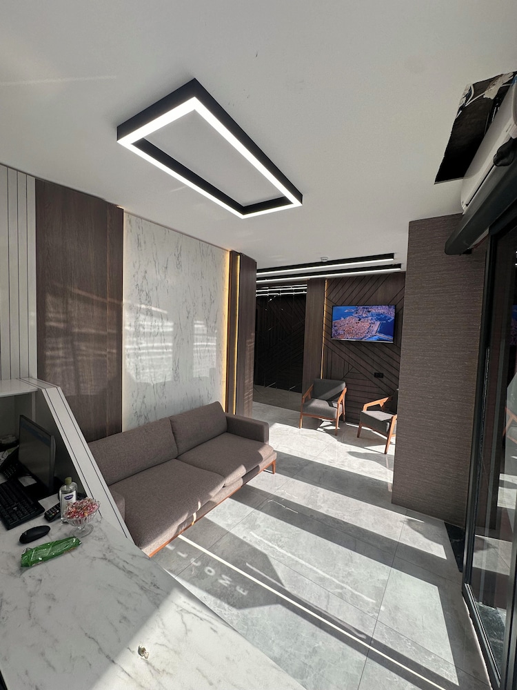 luxury life suites