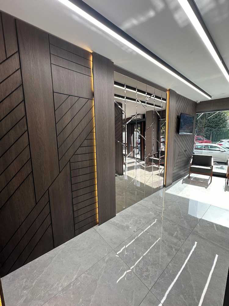 luxury life suites