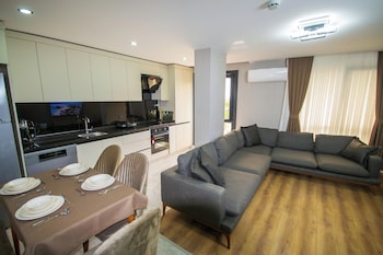 luxury life suites